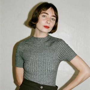 GIU GIU NONNA Shrunked Ribbed Jeweled Tee in White Noise